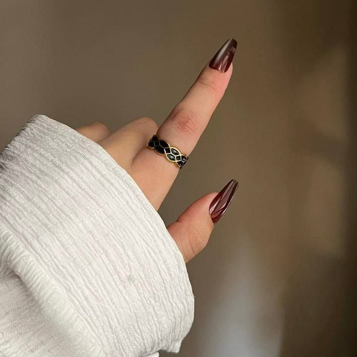 Noir Glow rings